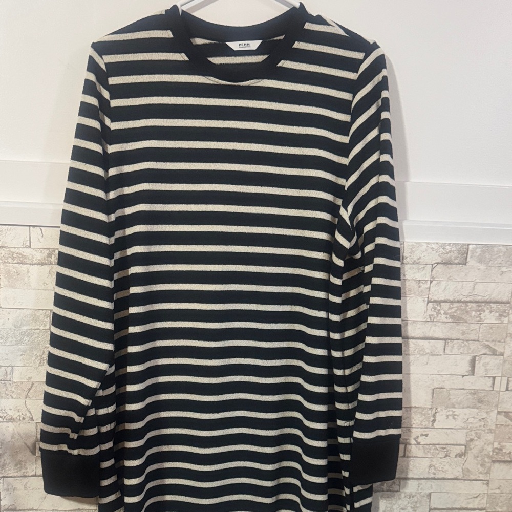 5 for $30 Penningtons Black and White Striped Long Sleeve Tee